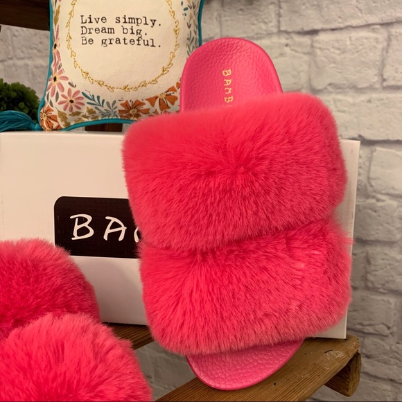 NIB Bamboo Pink Fluff Faux Fur Sandals Slides - Picture 3 of 10